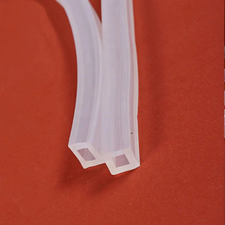 Personalización de fábrica Anillo flexible transparente Aislamiento de caucho Fabricante de tubos de silicona rectangulares de 15 mm